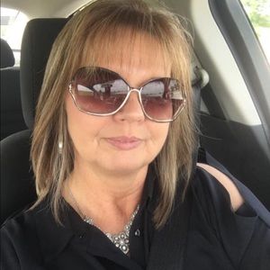 Meet your Posher, Cindy